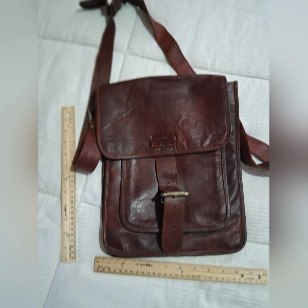 SHARO brown Leather Messenger Bag
